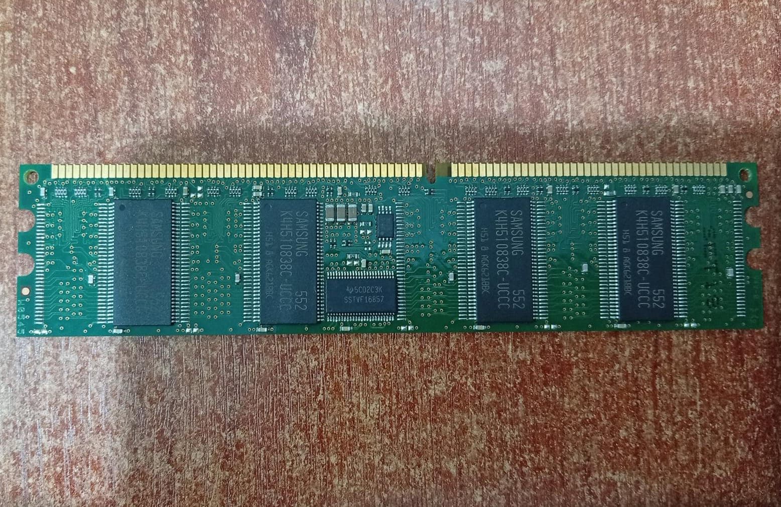 Memoria RAM Kingston KVR400S8R3A/512 DDR1 400MHz 512MB PC3200 ECC Registered — imagen 2