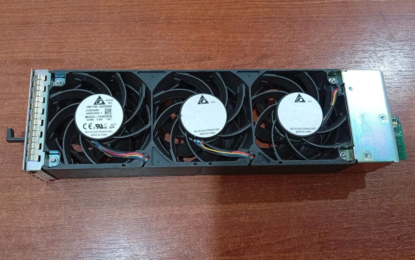 Módulo de Ventiladores Huawei 32030280 FA483A08 48V DC Enfriador 3 Fans Seminuevo — imagen 1