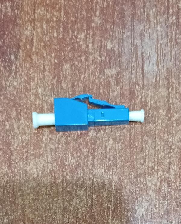 1Kg de Adaptador Acoplador Fibra Óptica LC-LC Monomodo Azul (Conector Simplex) — imagen 1