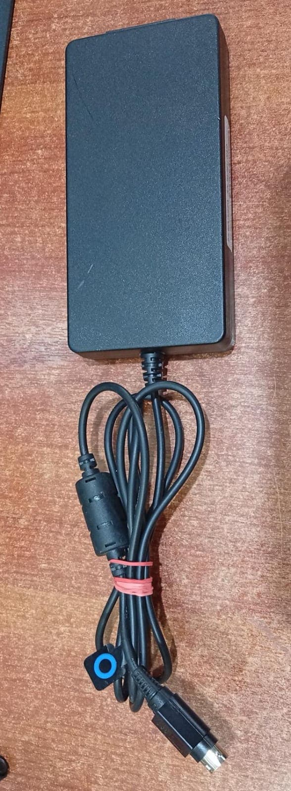 Adaptador de corriente FSP Group FSP120-AWAN3 54V 2.22A 120W conector 4 pines DIN — imagen 4