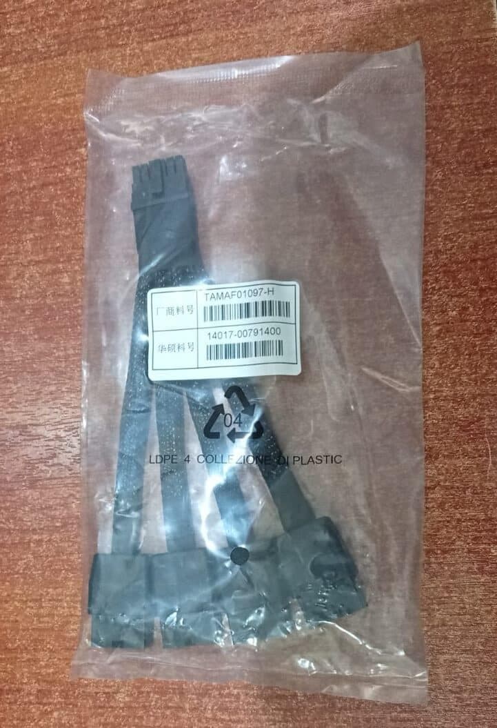 Cable Adaptador/Divisor GPU PSU 12 Pines Macho → 4 × 8 Pines Hembra – TAMAF01097 — imagen 1