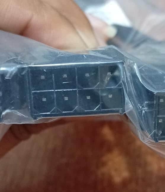 Cable Adaptador/Divisor GPU PSU 12 Pines Macho → 4 × 8 Pines Hembra – TAMAF01097 — imagen 2