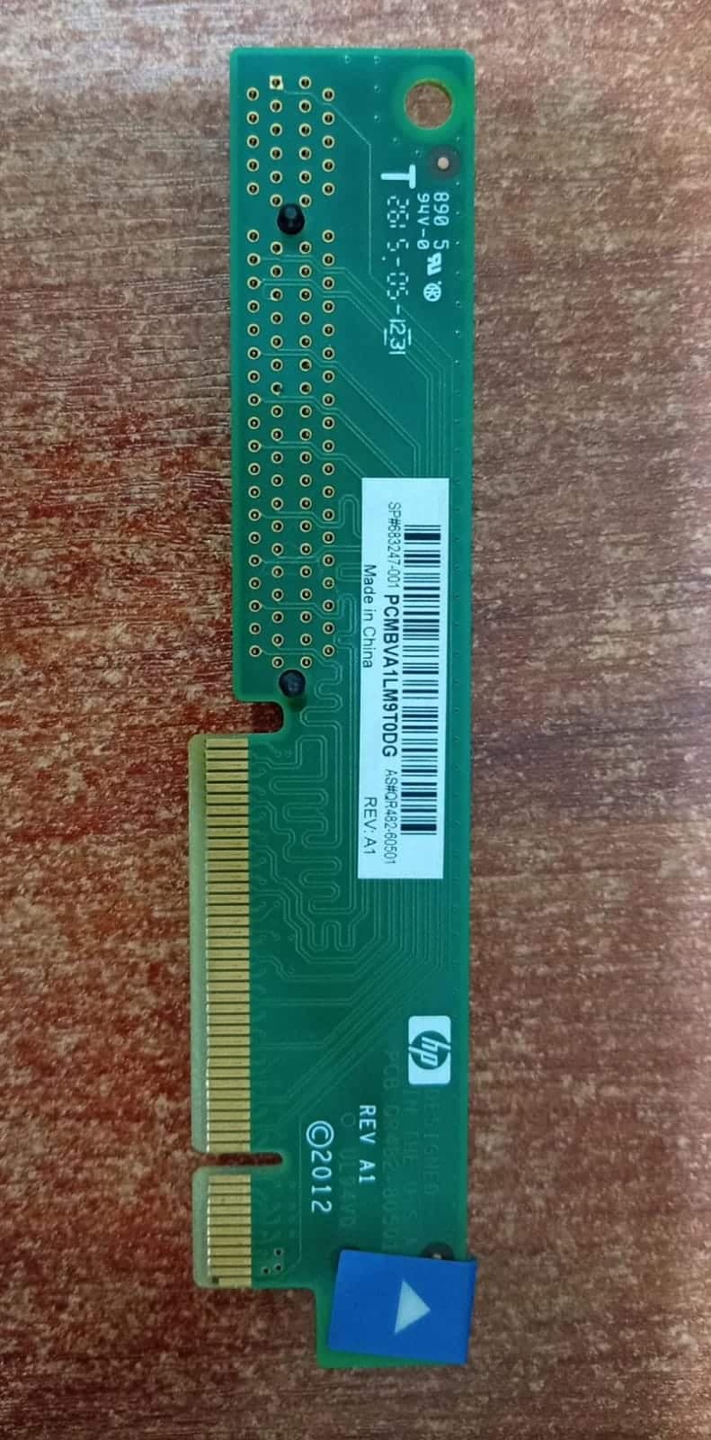 Adaptador / Riser Board HP PCMBVA1LM9T0DG PCB QR482‑80501 para Servidor – Seminuevo — imagen 1