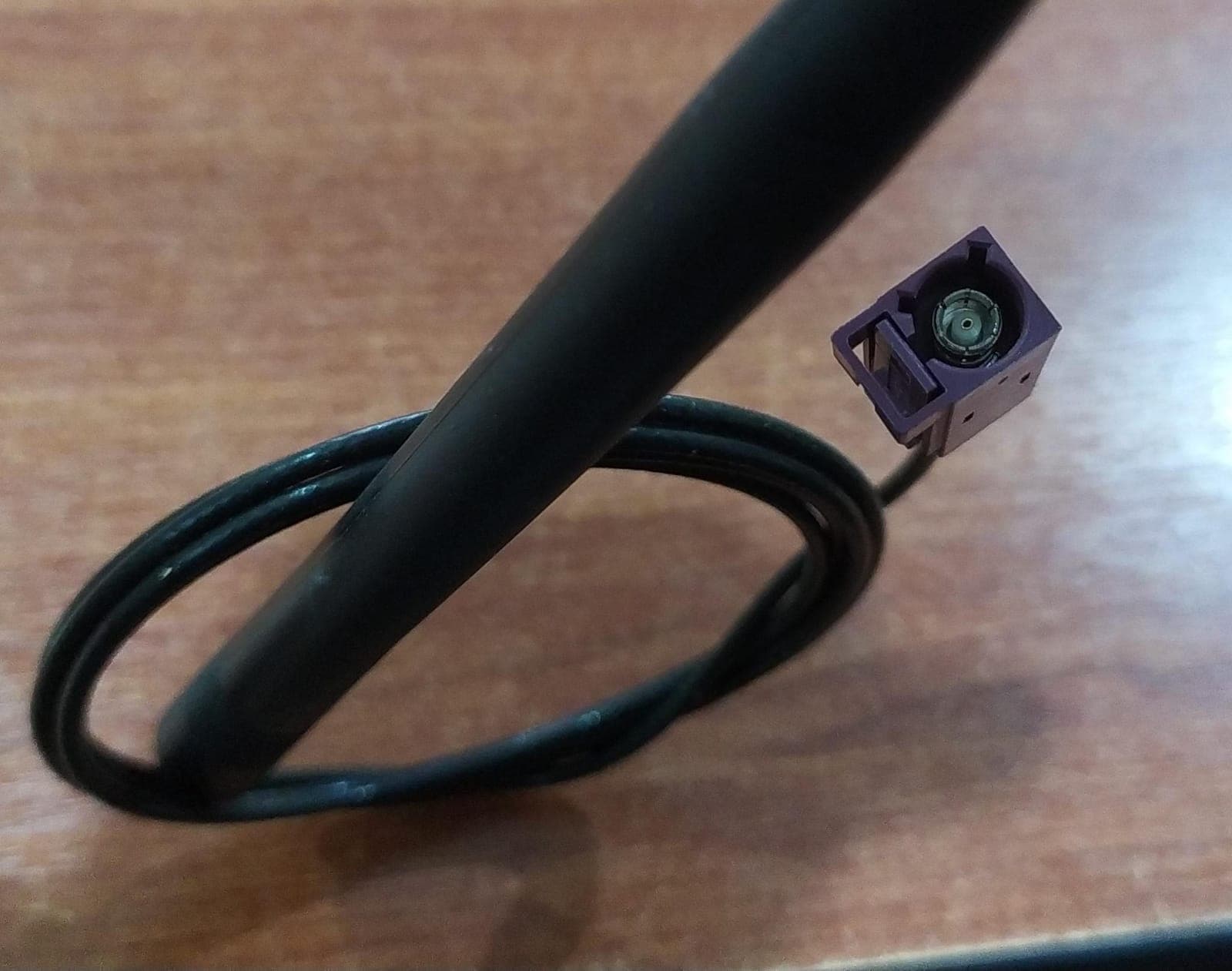 Antena Celular / GPS GENÉRICA UNIVERSAL 3-5 dBi Cable ≈1 m FAKRA D Violeta para Módulos Telemáticos — imagen 2
