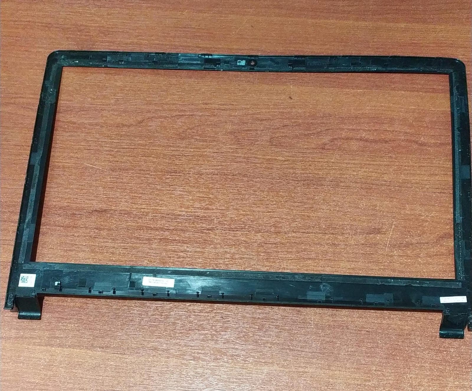 Bisel Frontal | 0Y64F1 | AP1ZY000300 | FAIG9000100-1 | Dell Vostro — imagen 2