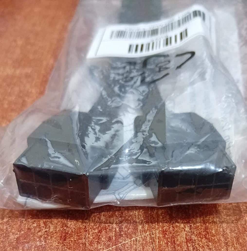 Cable adaptador/ divisor NVIDIA PCIe GPU 12 pines a 2× 8 pines (modelo 12CF1-PW28-12R) — imagen 3
