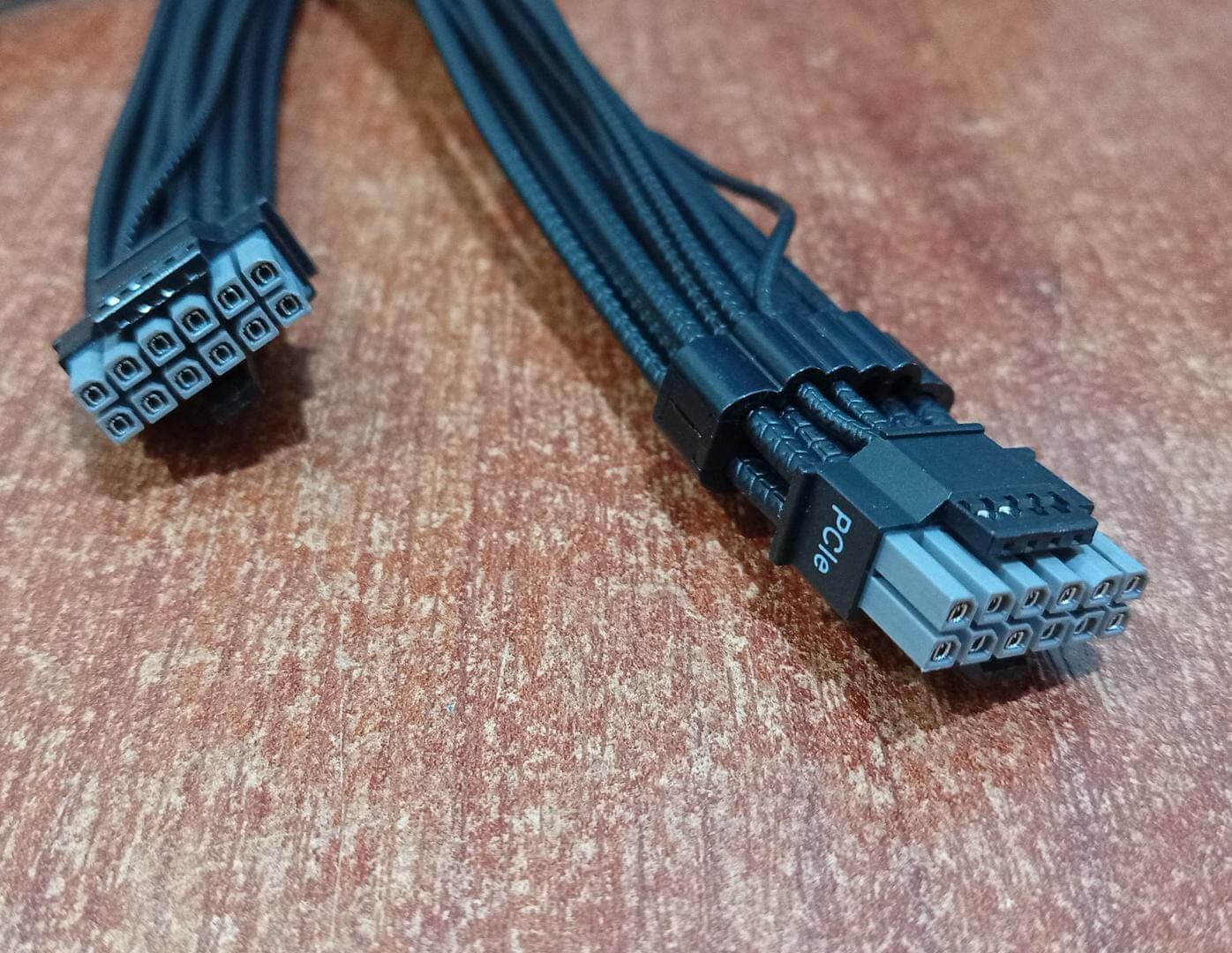 Cable alimentación GPU 12 pines macho‑macho para tarjeta gráfica / fuente ATX - CORSAIR — imagen 2