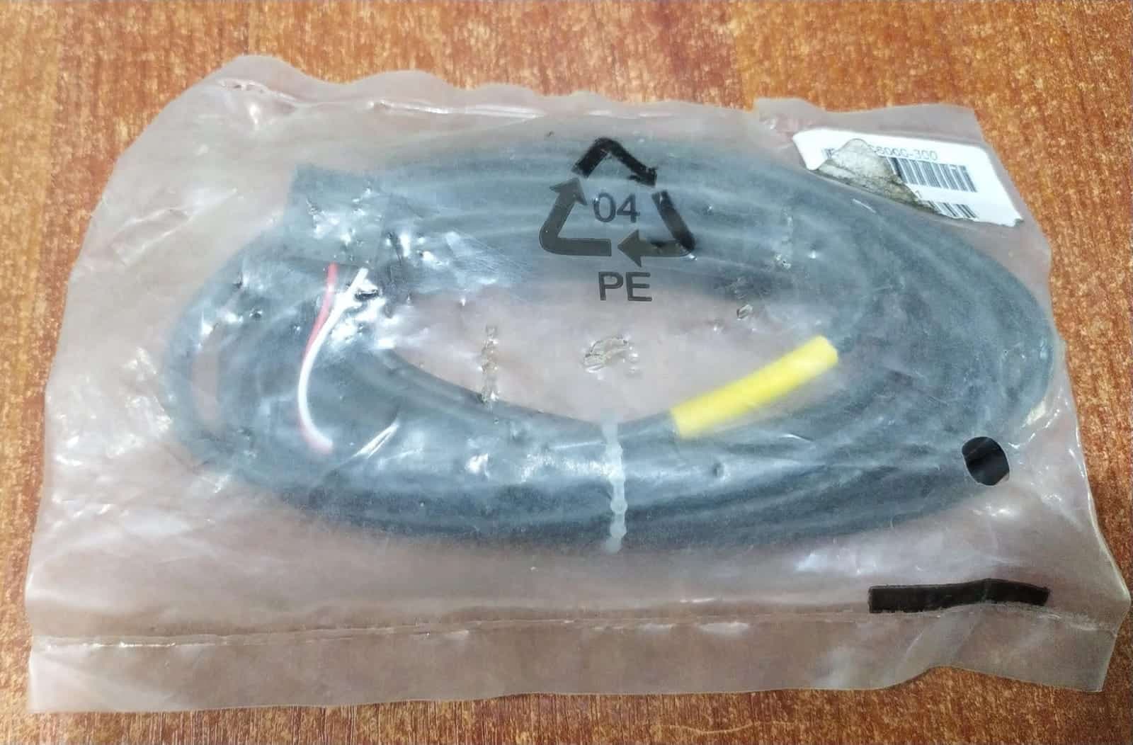 Cable de Datos AL‑C6000‑300 3 Hilos Rojo/Negro/Blanco Conector 6 Pines (Uso Industrial/Servidores) — imagen 1