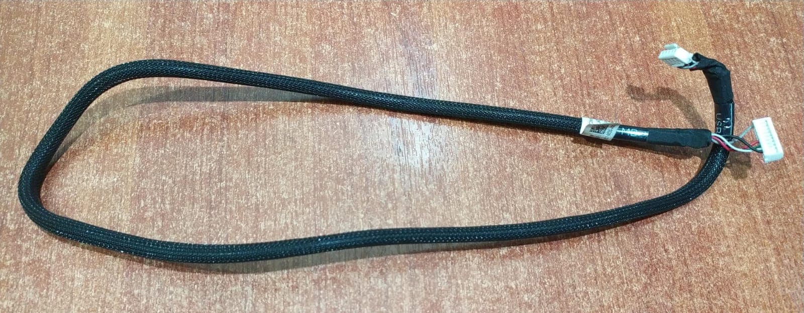 Cable interno seminuevo Dell PowerEdge (DP/N 064J4T) – señal USB para R720/R720xd — imagen 1