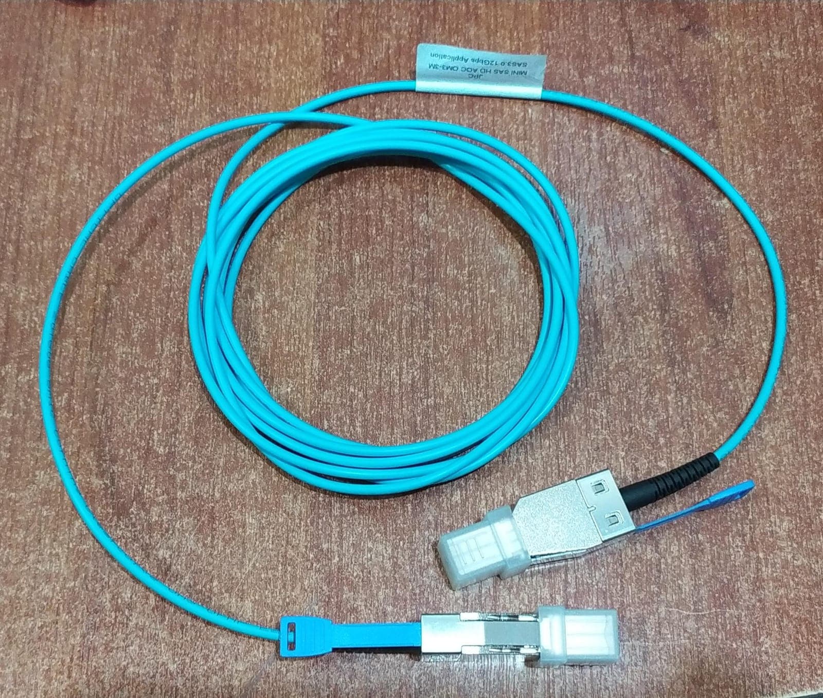 Cable Mini SAS HD AOC JPC P5300FC0003M‑1 3M 12Gbps OM3 (Oracle P7348776) Para SAS 3.0 — imagen 1