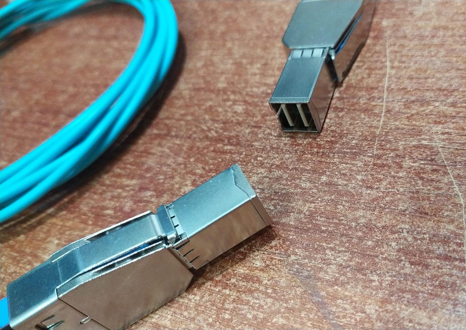 Cable Mini SAS HD AOC JPC P5300FC0003M‑1 3M 12Gbps OM3 (Oracle P7348776) Para SAS 3.0 — imagen 2