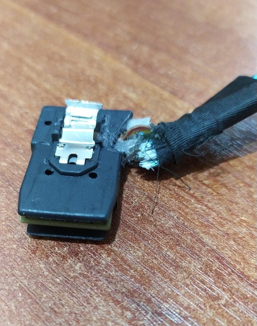 Cable Mini-SAS HP 667875-001 / 6017B0310903 – 64 cm SFF-8087 Angular – Solo Repuesto — imagen 3