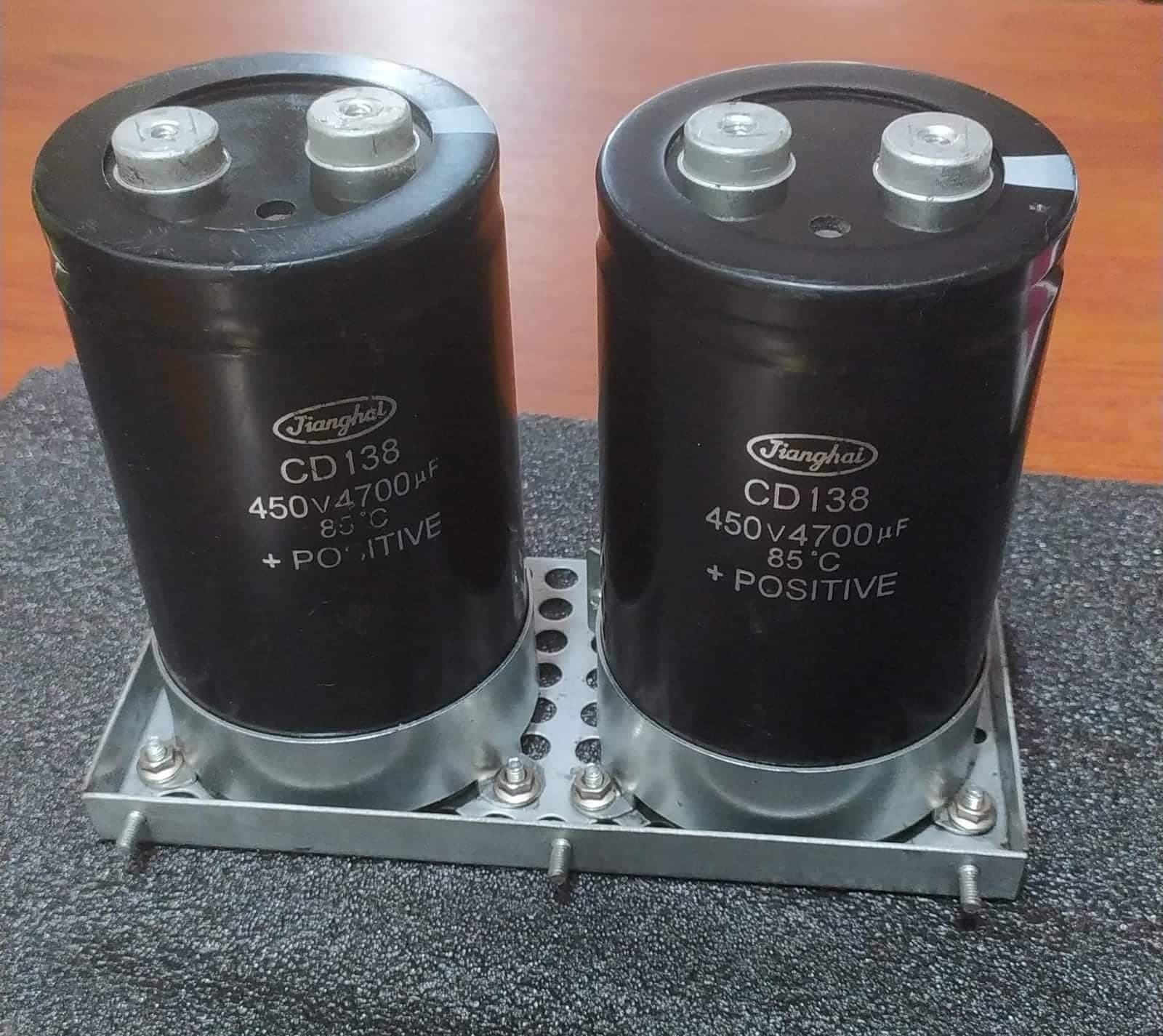 Capacitor / Condensador | JIANGAI | CD138 | 450V 4700uF | 85°C | +POSITIVE — imagen 1