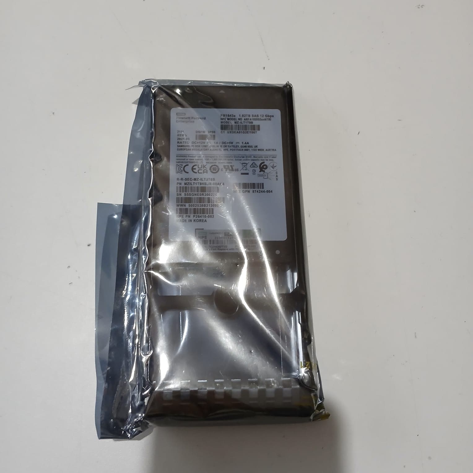 Disco Duro HPE 1.92TB SAS 12G Read Intensive SFF SSD | PM1643a | P26410-002 | MZ-ILT1T9B Nuevo — imagen 2