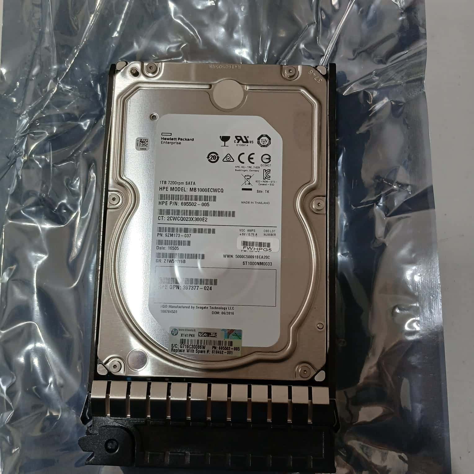 Disco duro HPE 1TB SATA 7.2K LFF Midline — Modelo MB1000ECWCQ — Usado — imagen 1