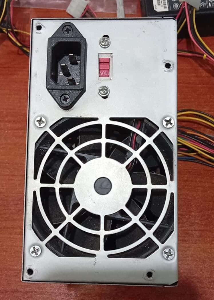 Fuente de Poder ATX HURRICANE DUAL-600W Modelo 300XA ATX 2.03 (P4) — imagen 3