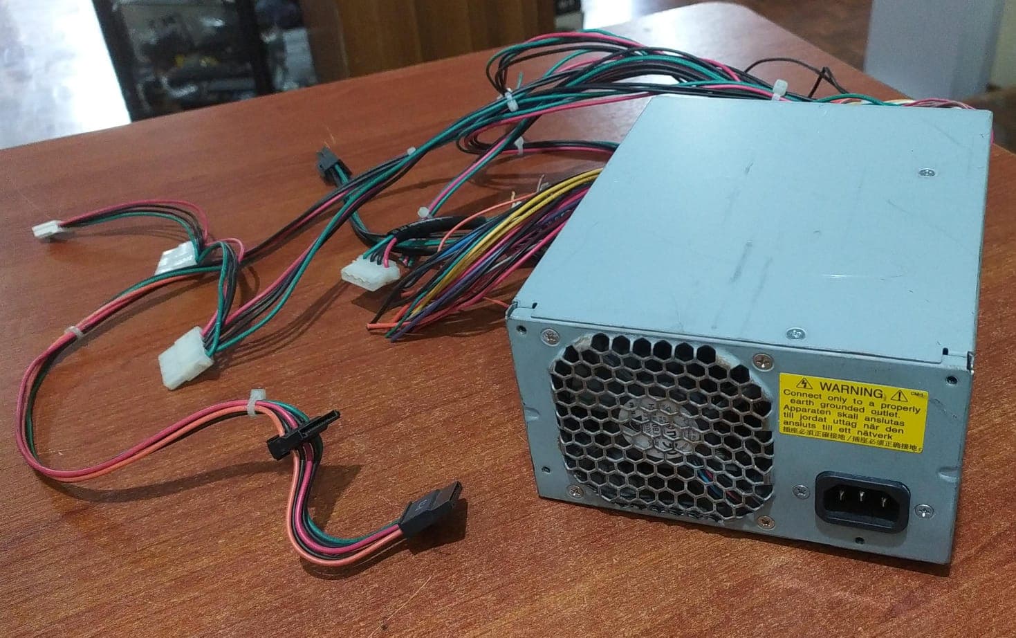 Fuente de Poder Delta Electronics DPS-600MB A 600W (ATX20+4, PCIe8P) para Intel SC5300/SC5275 — imagen 1