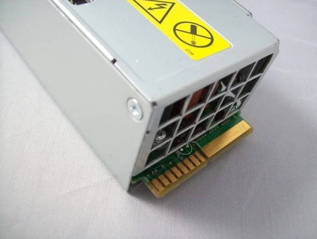 FUENTE DE PODER SERVIDOR EMERSON 675W-7001484-J000 REV P SEMINUEVA — imagen 4