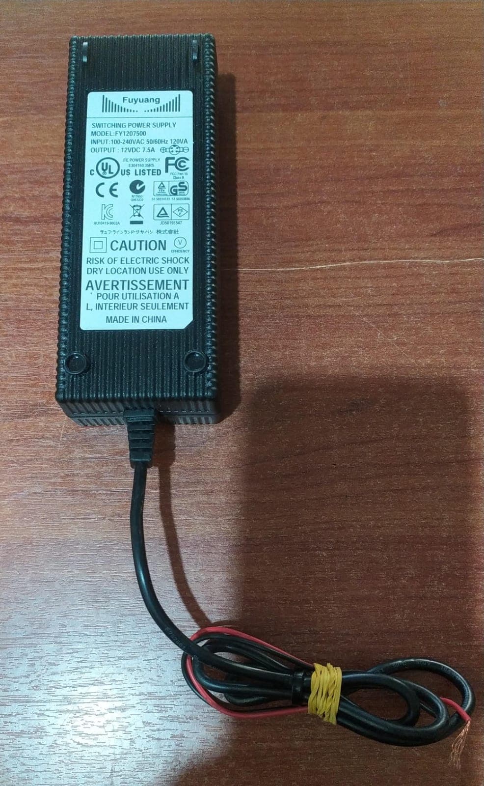 Fuente de Poder Switching Fuyuang FY1207500 12VDC 7.5A usada sin punta — imagen 2