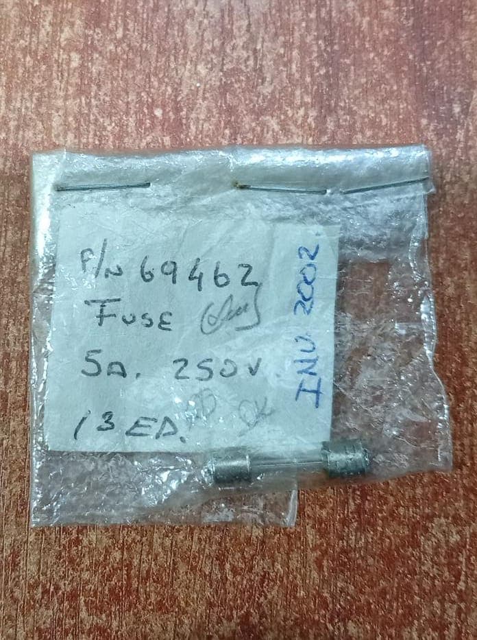 Fusible de Vidrio Pequeño 5 A 250 V – Acción Rápida – Protección Electrónica (P/N 69462) — imagen 1