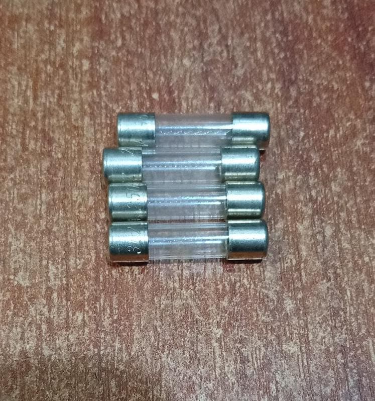 Fusible Littelfuse 8AG 2A Serie 362 Acción Rápida 250V / 4 unidades — imagen 1