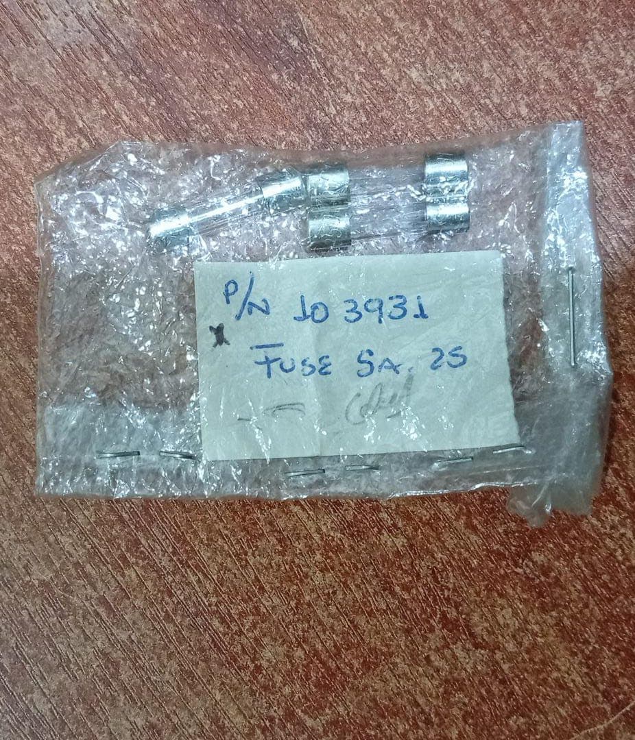 Fusible Pequeño 5A P/N 103931 Protección 25V/250V (3 unidades) — imagen 1