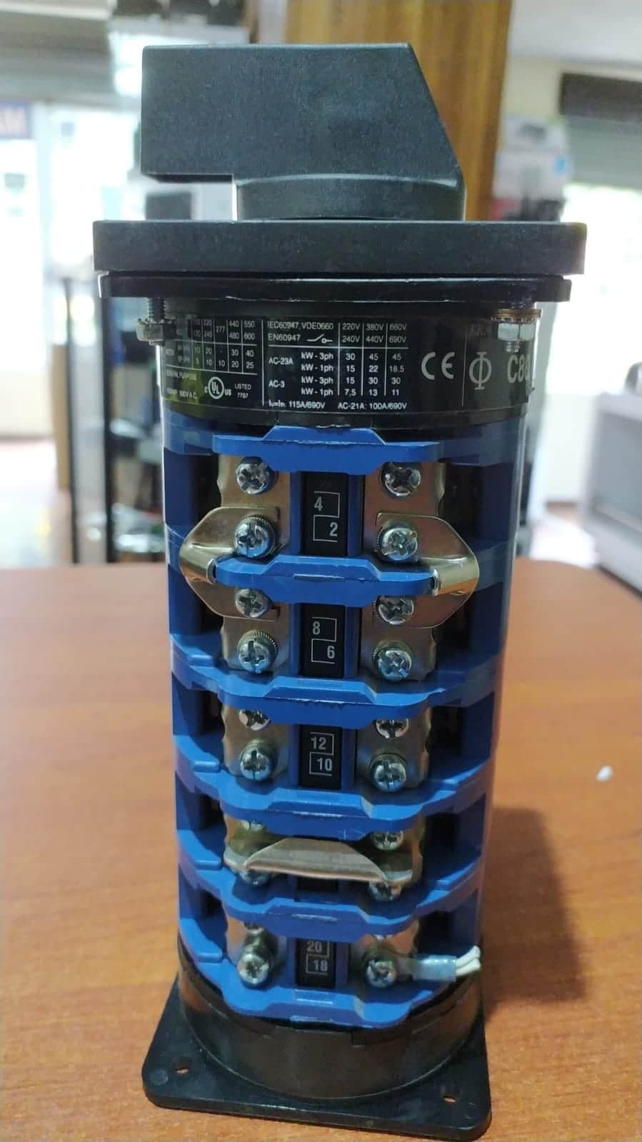 Interruptor giratorio Kraus & Naimer | C80 | AMS | L18516/001 | USM663 | C80 | 21A: 100A/690V — imagen 3