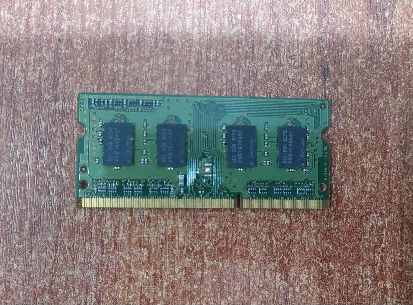 Memoria RAM Samsung M471B2873FHS‑CF8 1 GB DDR3‑1066 (PC3‑8500S) — imagen 2