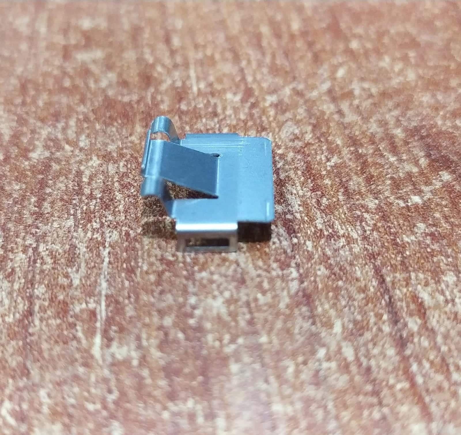 Metal Clip Keystone Nexans LANmark‑7 N429.620 | Adaptador Snap‑In a formato Keystone | Nuevo — imagen 2