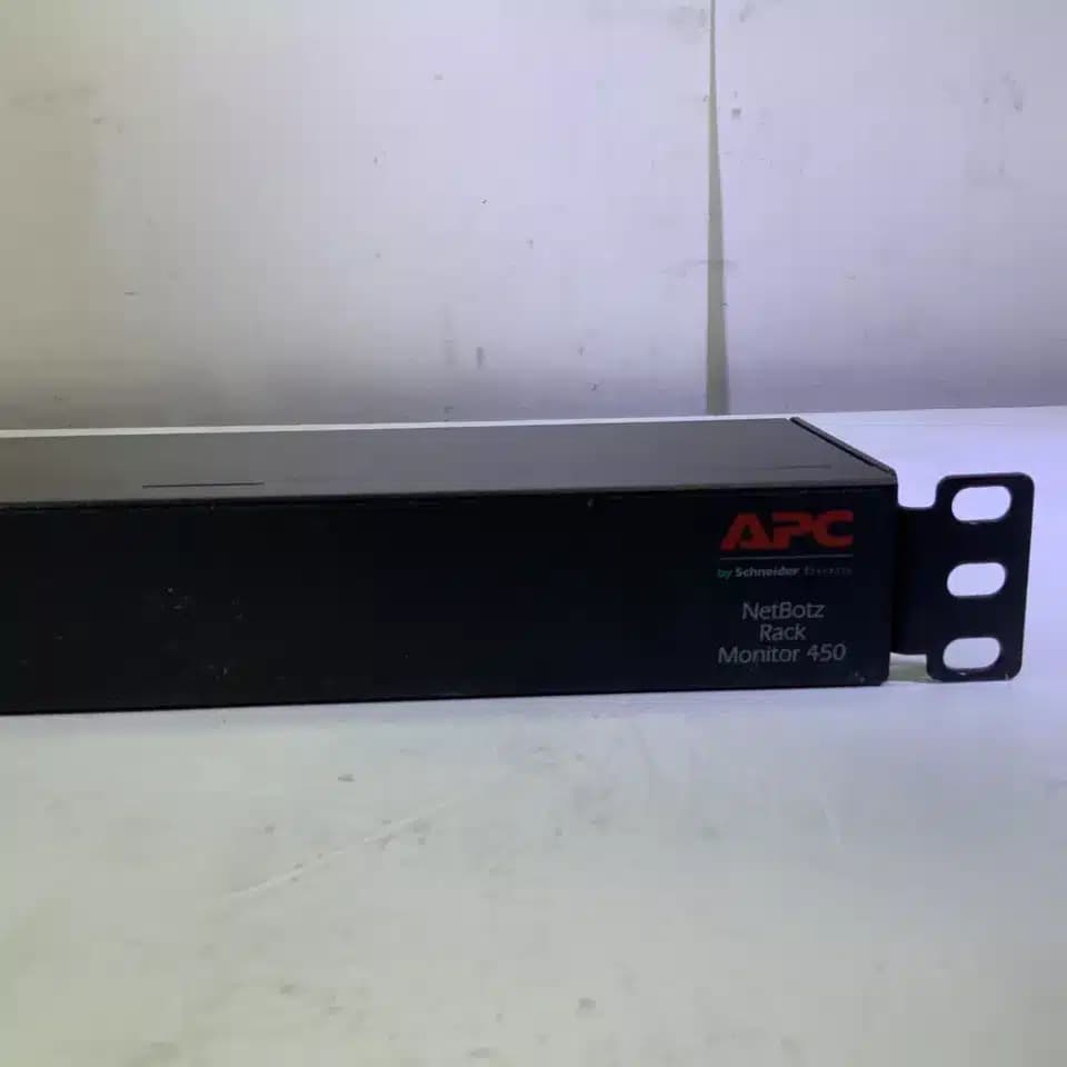 Monitor en rack NetBotz 450 NBRK0450 - NG N6B de APC | De uso — imagen 6