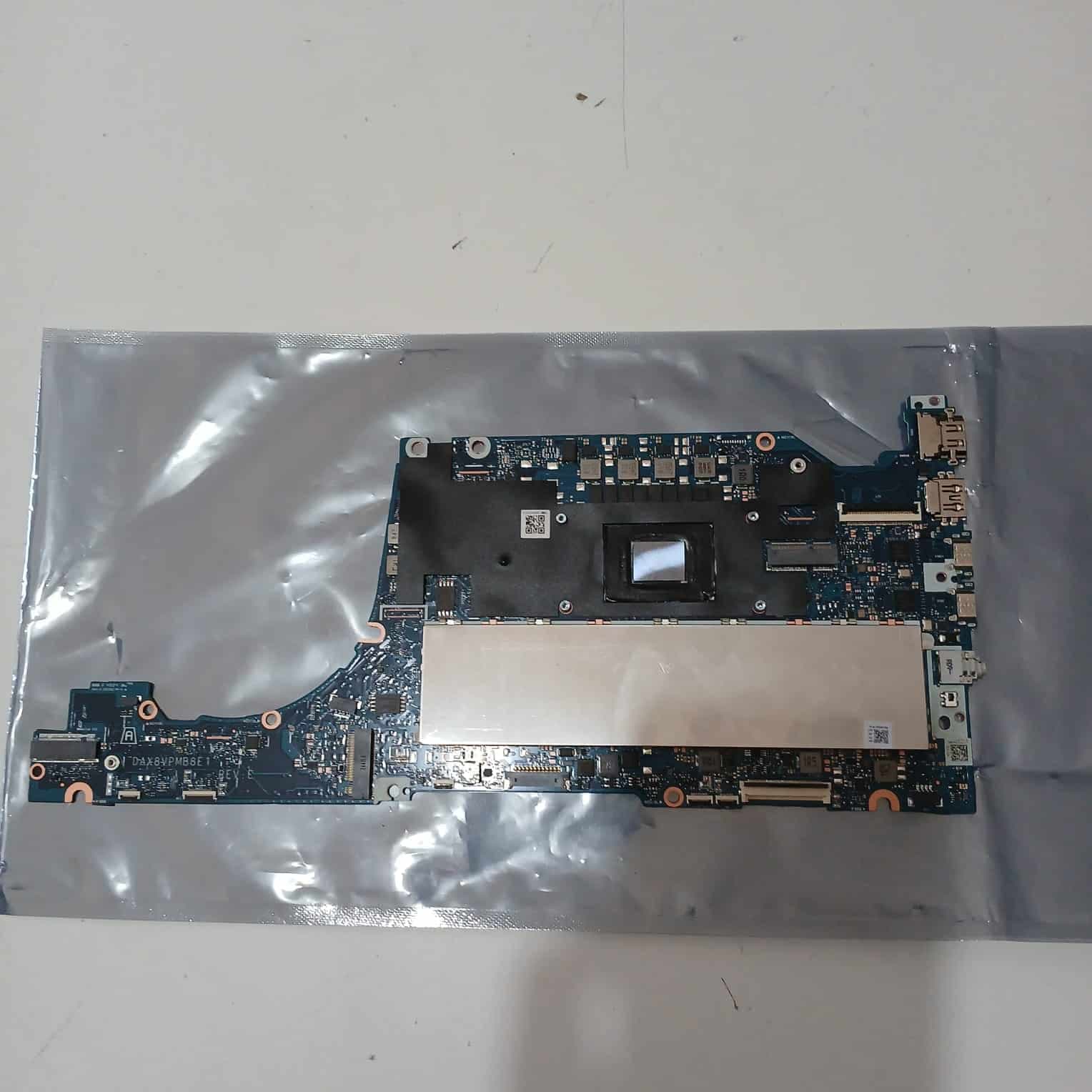 Motherboard HP DAX8VPMBE1 Rev E – ProBook 445 G11 – Ryzen 7 Pro – Sin GPU dedicada — imagen 1