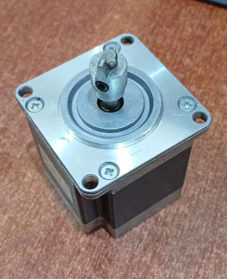 Motor Paso a Paso Minebea Matsushita 23KM-C051-09V NEMA 23 CNC / Automatización | Usado — imagen 2