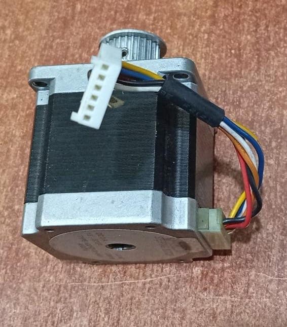 Motor Paso a Paso Sanyo Denki 103H7123-0497 DC 2A 1.8° NEMA 23 Usado — imagen 2