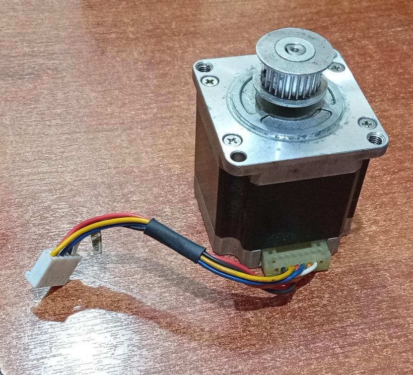 Motor Paso a Paso Sanyo Denki 103H7123-0497 DC 2A 1.8° NEMA 23 Usado — imagen 1