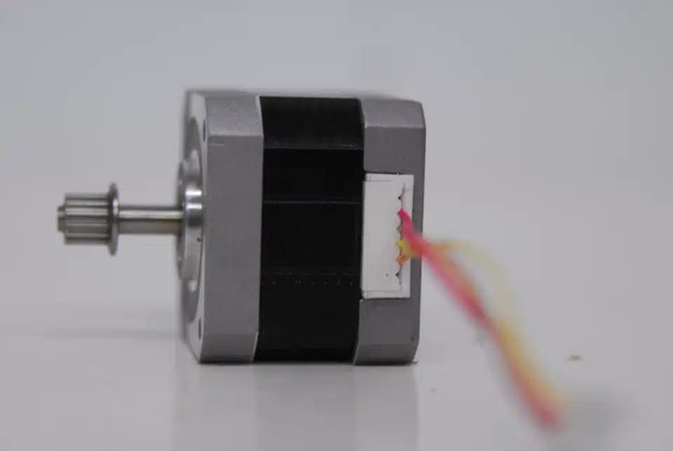 Motor Paso a Paso Shinano Kenshi STP 43D1034 19Z24G 12V 1.8° 4 Hilos NEMA 17 CNC Impresoras 3D — imagen 1