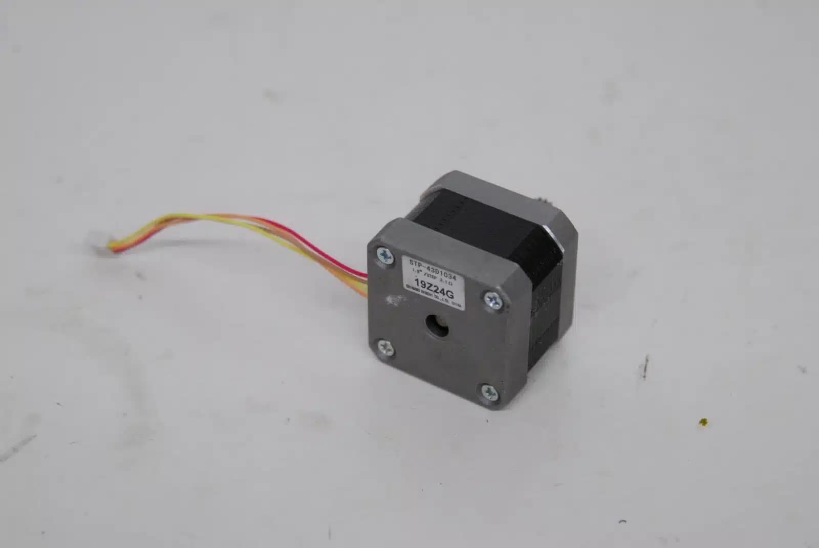 Motor Paso a Paso Shinano Kenshi STP 43D1034 19Z24G 12V 1.8° 4 Hilos NEMA 17 CNC Impresoras 3D — imagen 3