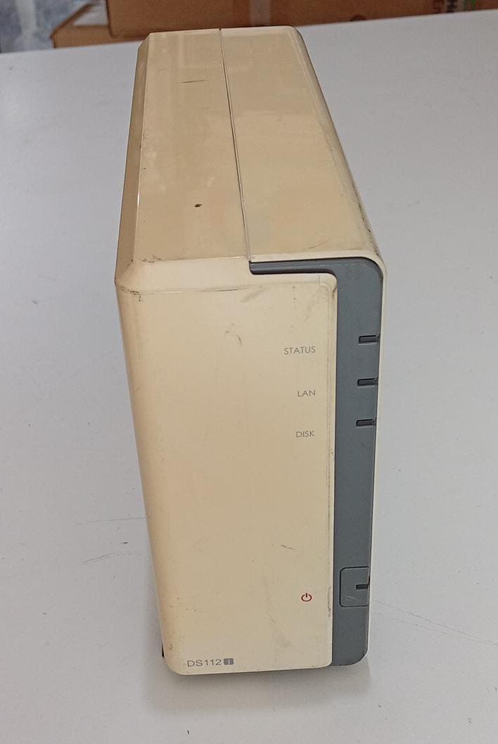 NAS Synology DiskStation DS112j: Almacenamiento de 4TB y 128 MB de RAM / sin cargador (usado) — imagen 4