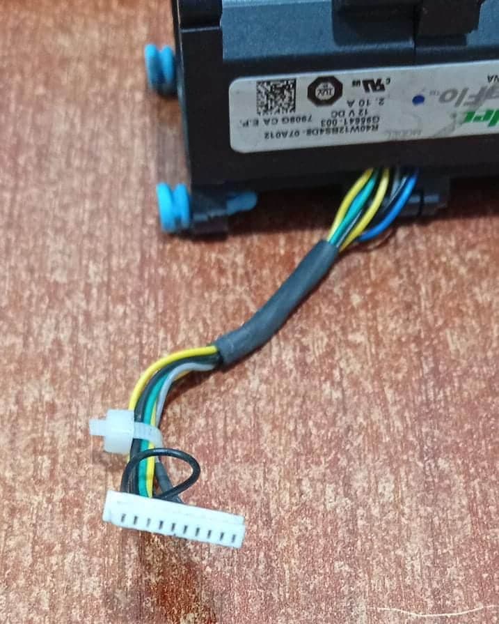 Nidec UltraFlo R40W12BS4D8‑07A012 (G95641‑003) 12 V DC 2.10 A — Ventilador de servidor 40 mm — imagen 3