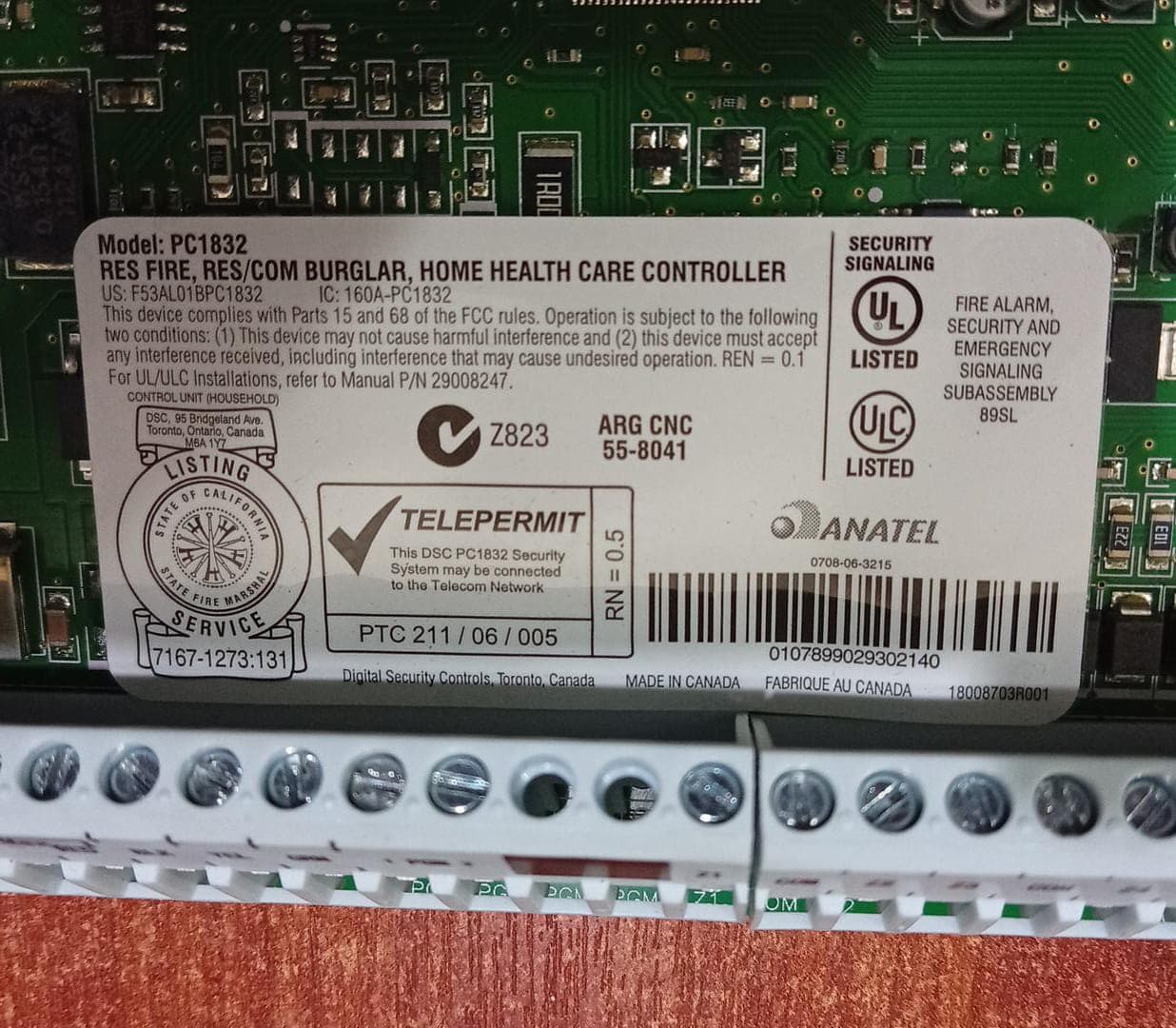 Panel de Control DSC PowerSeries PC1832 – Central de Alarma 8-32 Zonas Residencial y Comercial — imagen 2