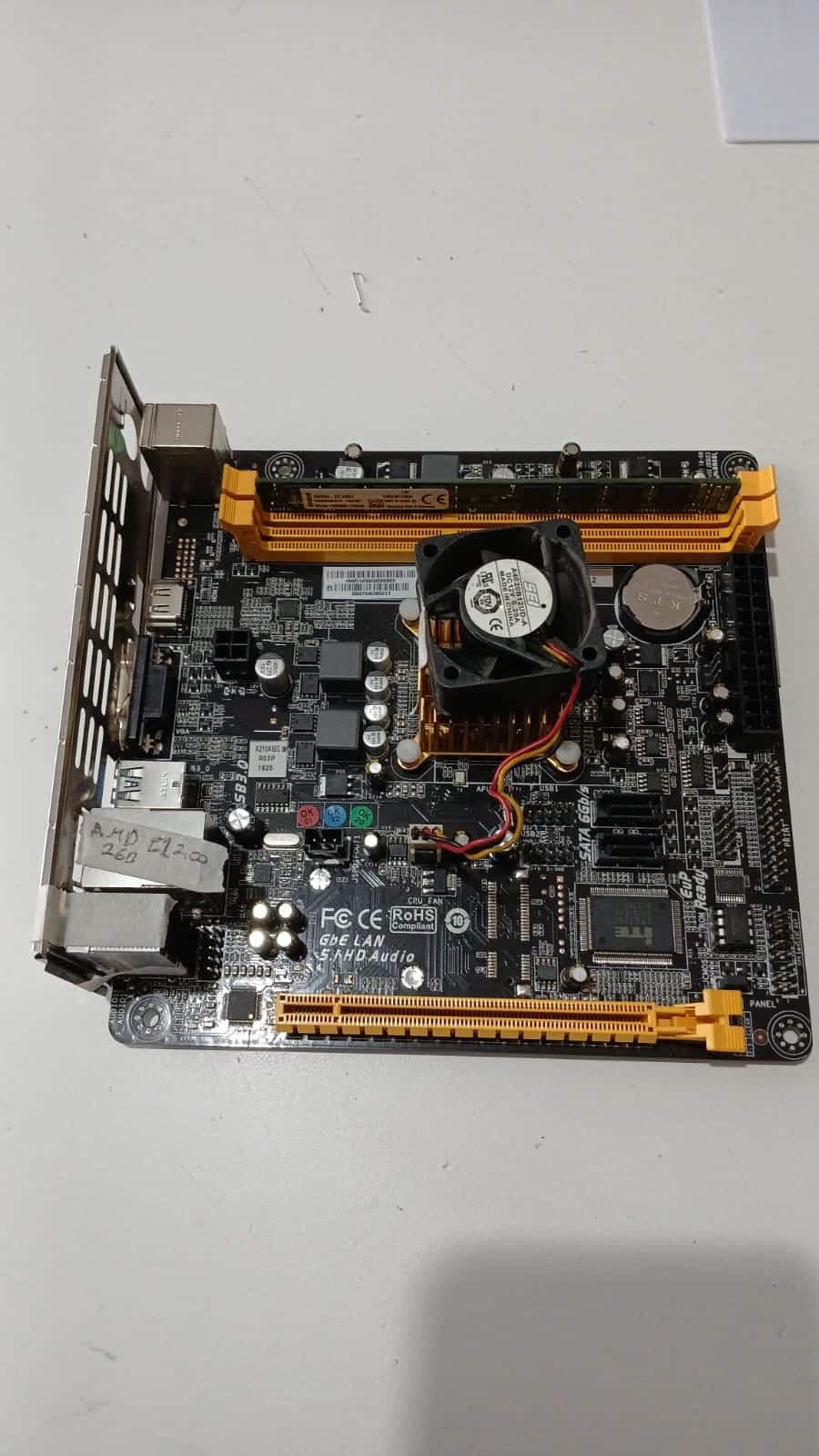 PLACA MADRE BIOSTAR A68N-2100 AMD APU E1-2100 HDMI USB 3.0 MINI-ITX — imagen 1