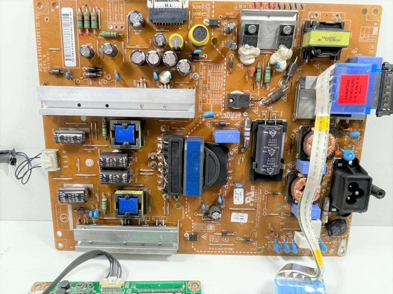 Placa Madre-Fuente y T-Com para TV LG — imagen 5