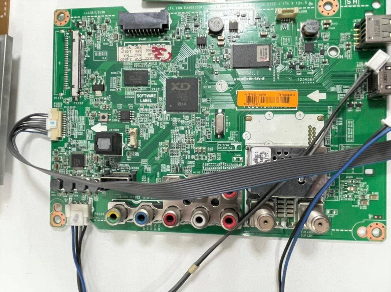 Placa Madre-Fuente y T-Com para TV LG — imagen 4