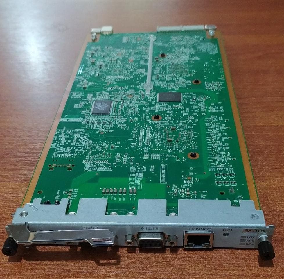 Placa MTU VB | CH51VMTUB | SN: 022SFJ10 | F1000011 Y2 | Puerto de Consola, E1/T1-0, E1/T1-1 — imagen 3