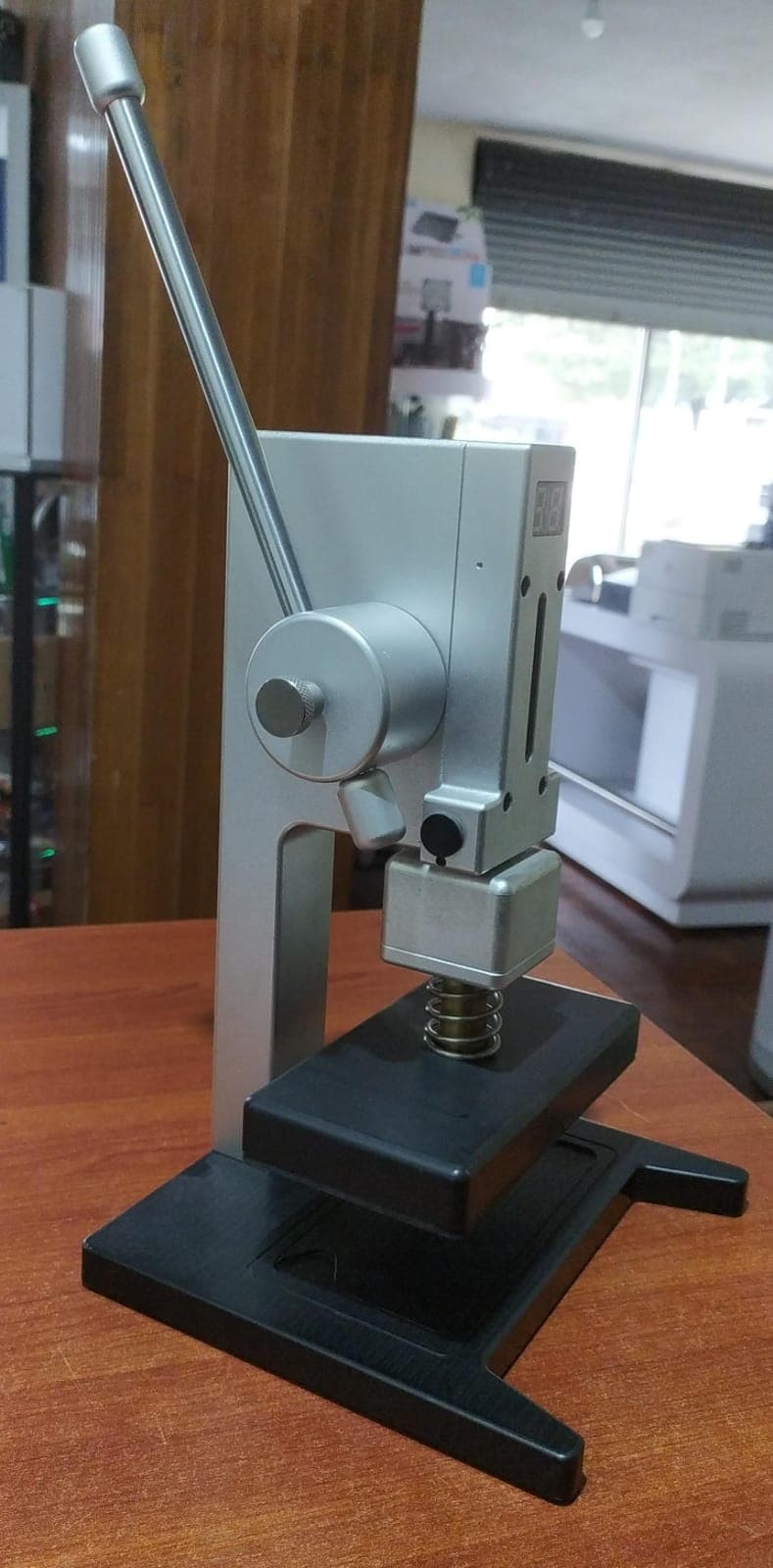 Prensa para Montar y Desmontar de pantallas de celulares smartphones — imagen 4