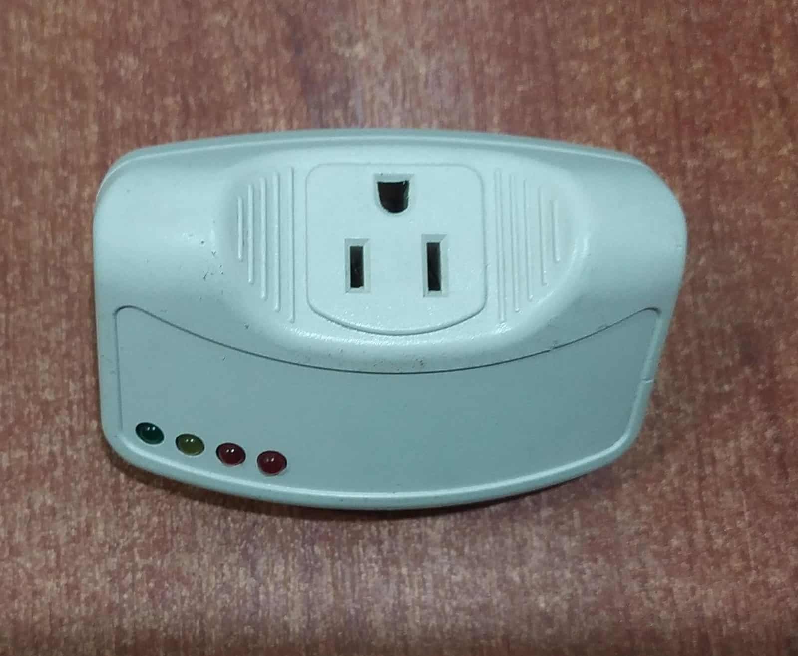 Protector de voltaje / supresor WS‑36300 10 A con retardo 3 min (usado) — imagen 1