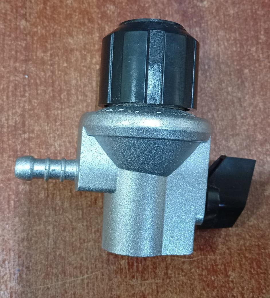 Regulador de Gas Ajustable Humcar R103 8Kg/h Alta Presión GLP Universal / Seminuevo — imagen 1