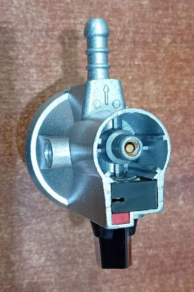 Regulador de Gas Ajustable Humcar R103 8Kg/h Alta Presión GLP Universal / Seminuevo — imagen 3