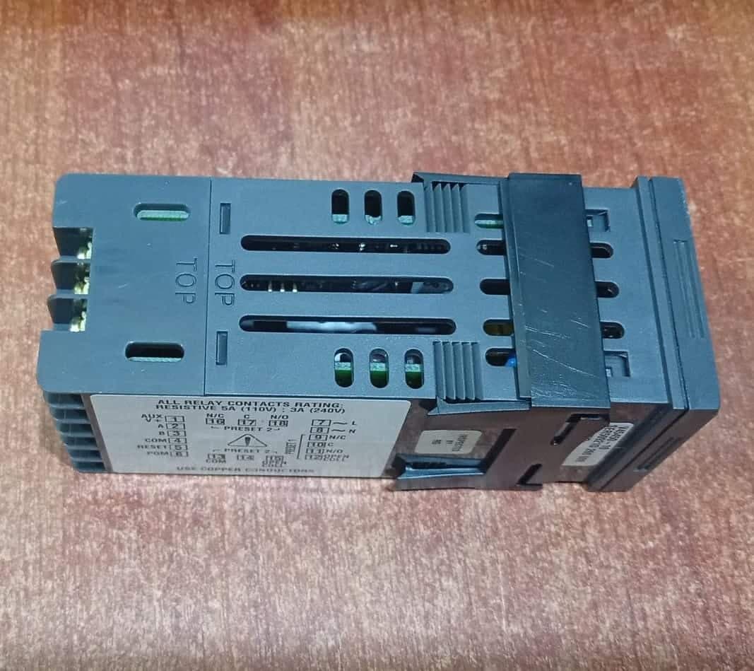 Módulo de Potencia Seminuevo V45450‑10 SER509210 100‑240 VAC Relé 5A 110V / 3A 240V — imagen 4