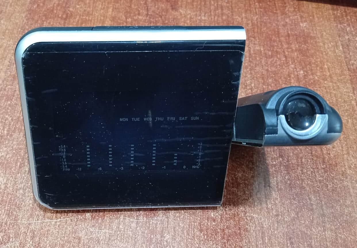 Reloj Despertador Digital DS-8190 con Proyector, Temperatura, Humedad y Calendario — imagen 3