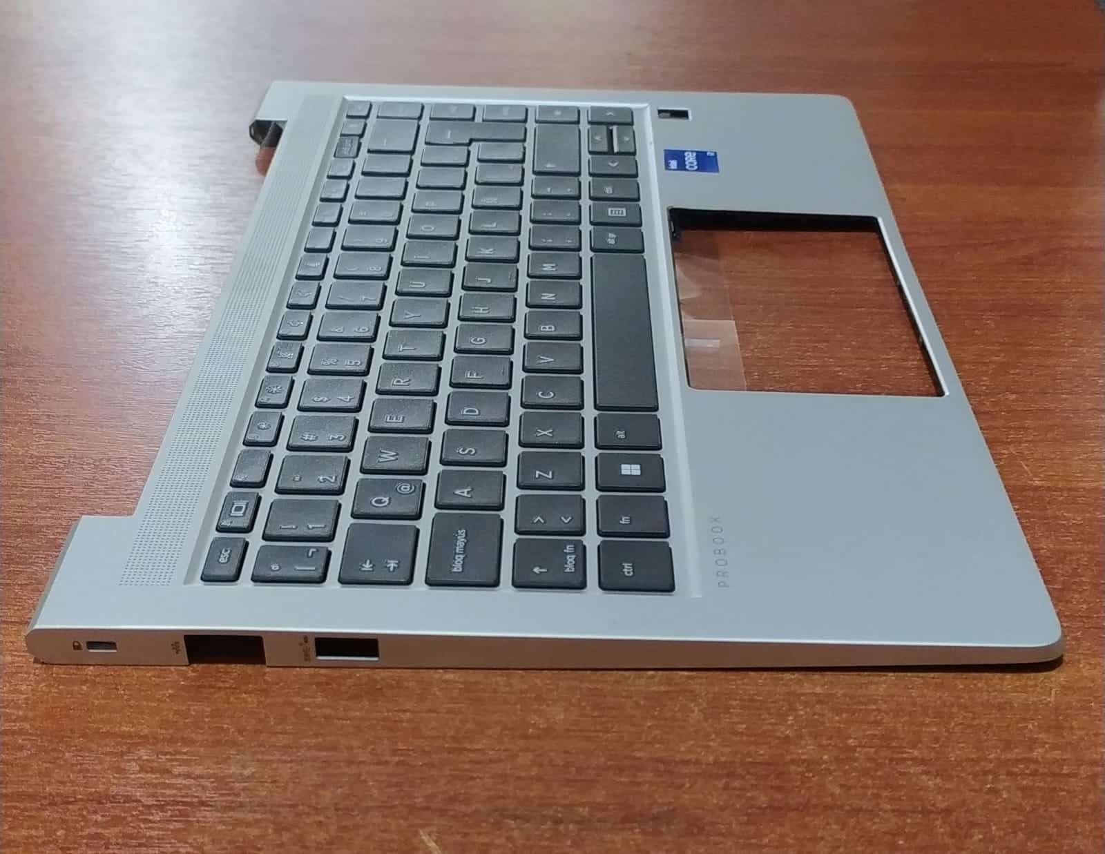 Reposa manos con Teclado | N42406-161 | Hp ProBook 440 G10 y 445 G10 | KEYBOARD — imagen 4